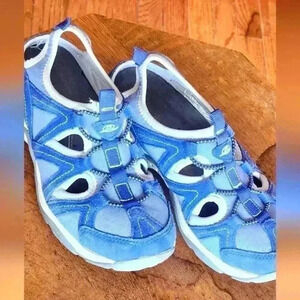 Easy spirit hiking water sandals women's size 5.5